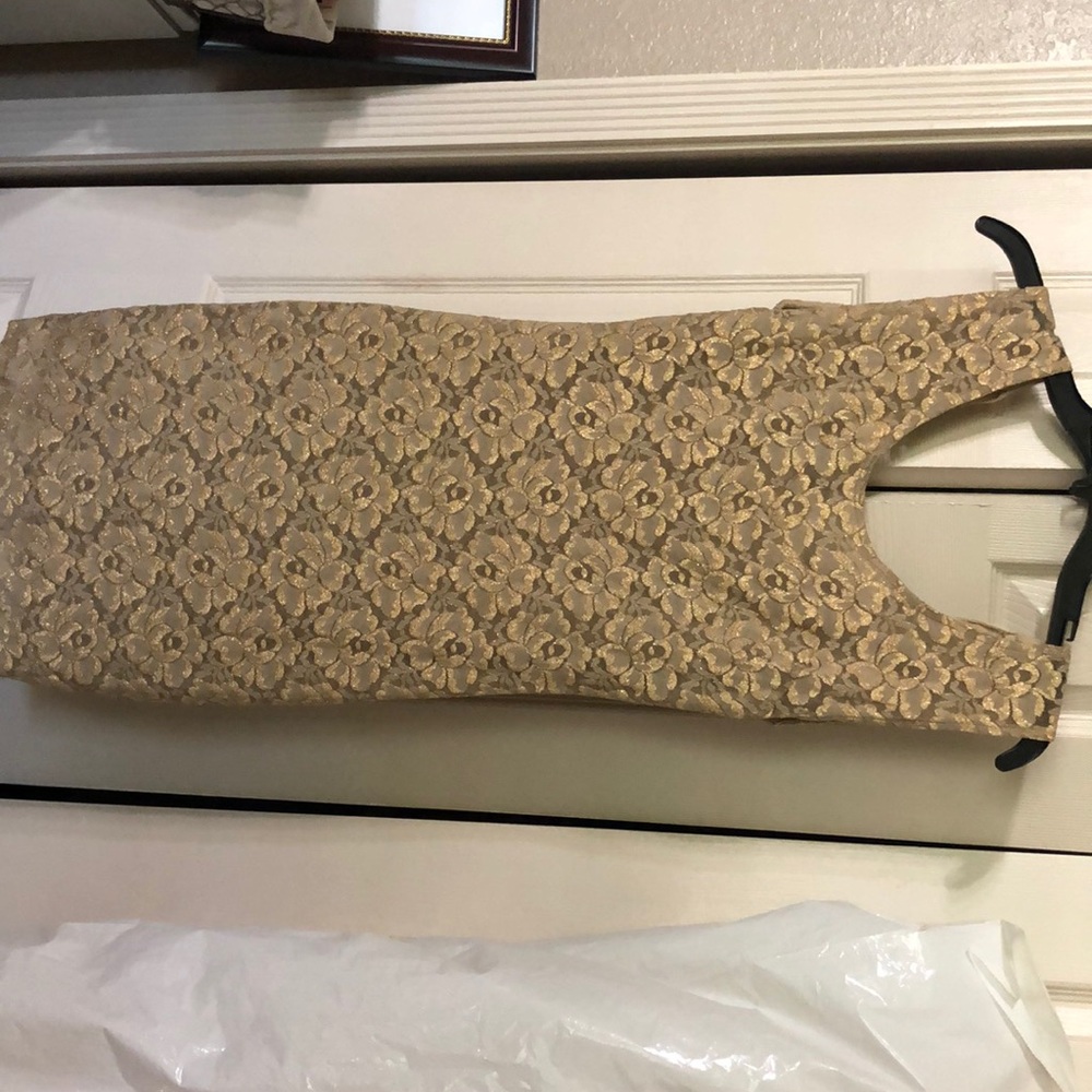 Short fitted gold dress